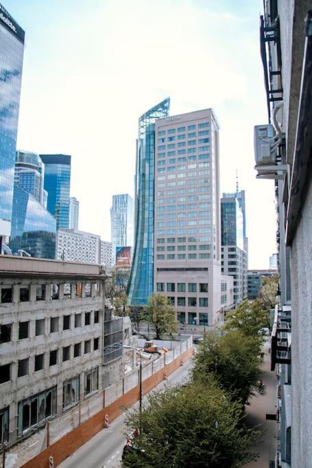 Przytulne Mieszkanie W Centrum Warschau Exterior foto